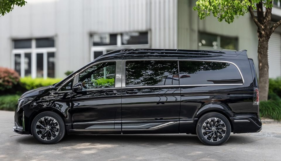 Mercedes-Benz Weying: Italian Elegance, Redefining Premium Business Mobility.